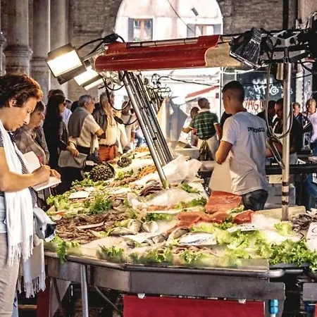 Lo Bortolo: 50 Steps From The Rialto's Bridge Appartement Venise
